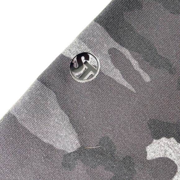 STRUT-THIS Midrise Cropped Leggings Gray Camo Print Size OS Small - Picture 6 of 7